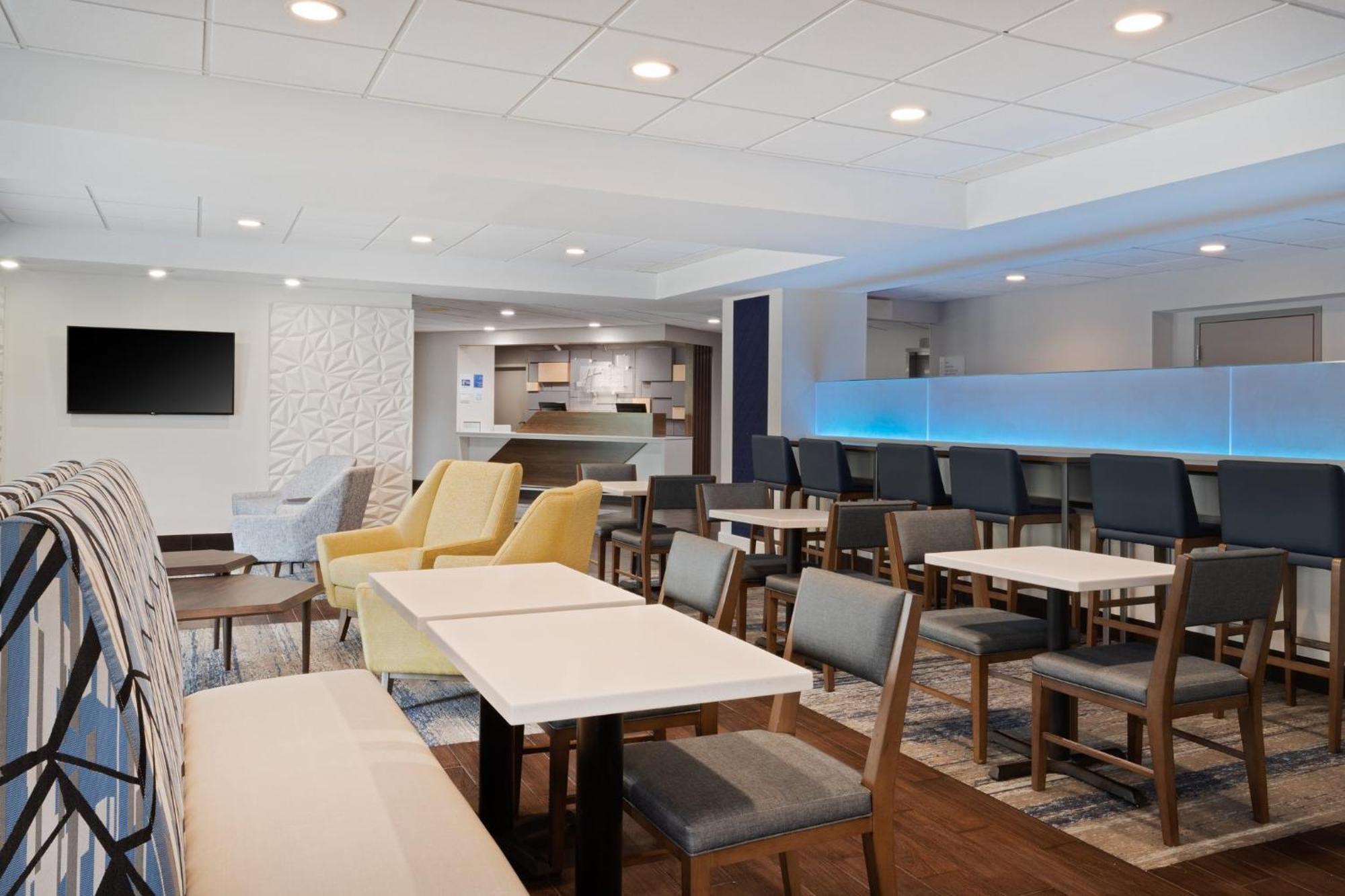 Holiday Inn Express & Suites Cincinnati Riverfront By Ihg Covington Exterior foto